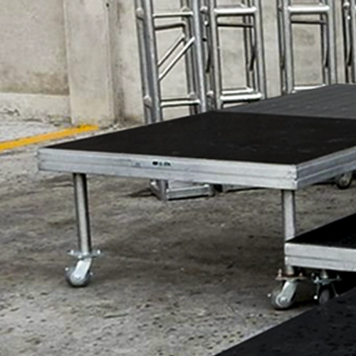 Rolling risers a 60cm de altura, con escenario, decks de aluminio