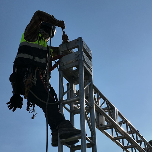RENTA DE GROUND SUPPORTS, HOSPITALITIES, ESTRUCTURAS LAYHER, MOTORES CM, TRUSSES CIRCULARES, PERSONAL Y EQUIPO DE RIGGING, CARPAS LOSBERGER, TELONES, KABUKI, TRUSSES en Cancún, Playa del Carmen, Cozumel, Riviera Maya, Isla Mujeres, Tulum, Mérida, ideales para bodas, festivales, eventos deportivos, políticos y culturales