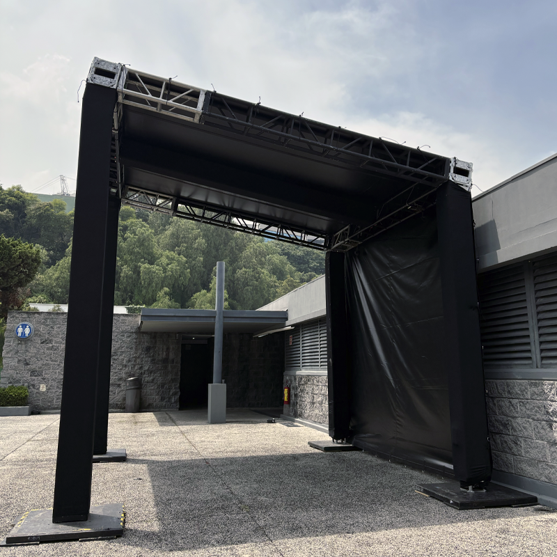 GROUND SUPPORTS, ESCENARIOS, HOSPITALITIES, LAYHER, MOTORES CM, TRUSSES CIRCULARES, RIGGING, RIGGERS ROLLING RISERS, CARPAS LOSBERGER, TELONES, KABUKI, TRUSSES DIFERENTES DIMENSIONES