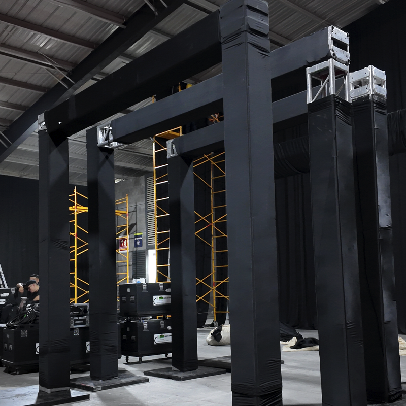 GROUND SUPPORTS, ESCENARIOS, HOSPITALITIES, LAYHER, MOTORES CM, TRUSSES CIRCULARES, RIGGING, RIGGERS ROLLING RISERS, CARPAS LOSBERGER, TELONES, KABUKI, TRUSSES DIFERENTES DIMENSIONES