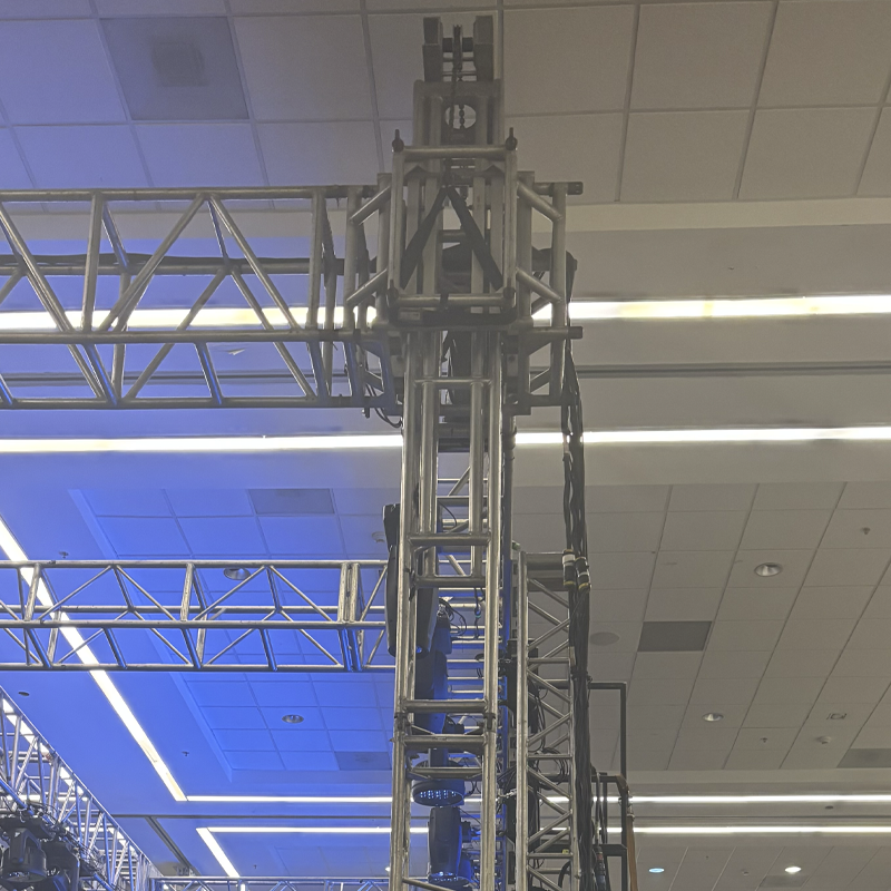 GROUND SUPPORTS, ESCENARIOS, HOSPITALITIES, LAYHER, MOTORES CM, TRUSSES CIRCULARES, RIGGING, RIGGERS ROLLING RISERS, CARPAS LOSBERGER, TELONES, KABUKI, TRUSSES DIFERENTES DIMENSIONES