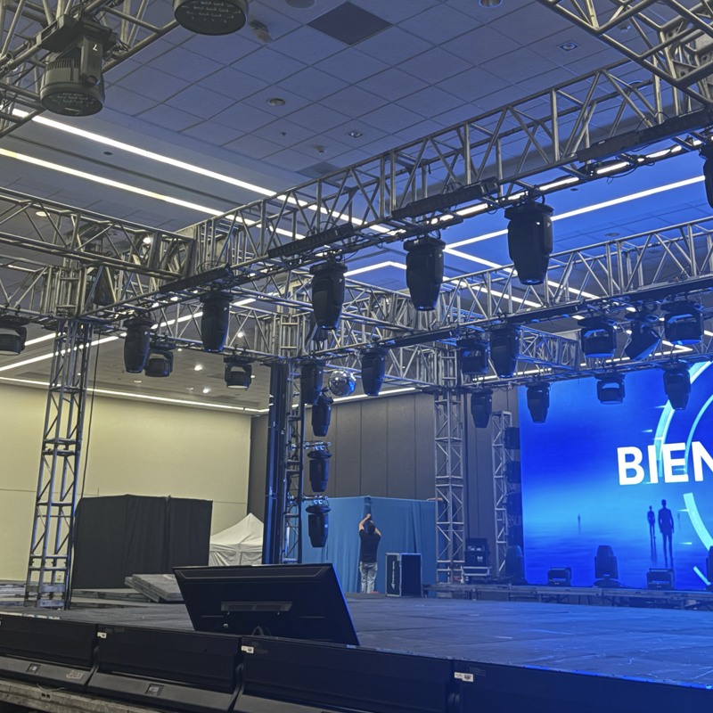 GROUND SUPPORTS, ESCENARIOS, HOSPITALITIES, LAYHER, MOTORES CM, TRUSSES CIRCULARES, RIGGING, RIGGERS ROLLING RISERS, CARPAS LOSBERGER, TELONES, KABUKI, TRUSSES DIFERENTES DIMENSIONES