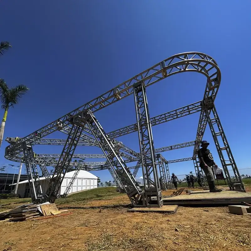 renta de arcos con trusses circulares en cancún
