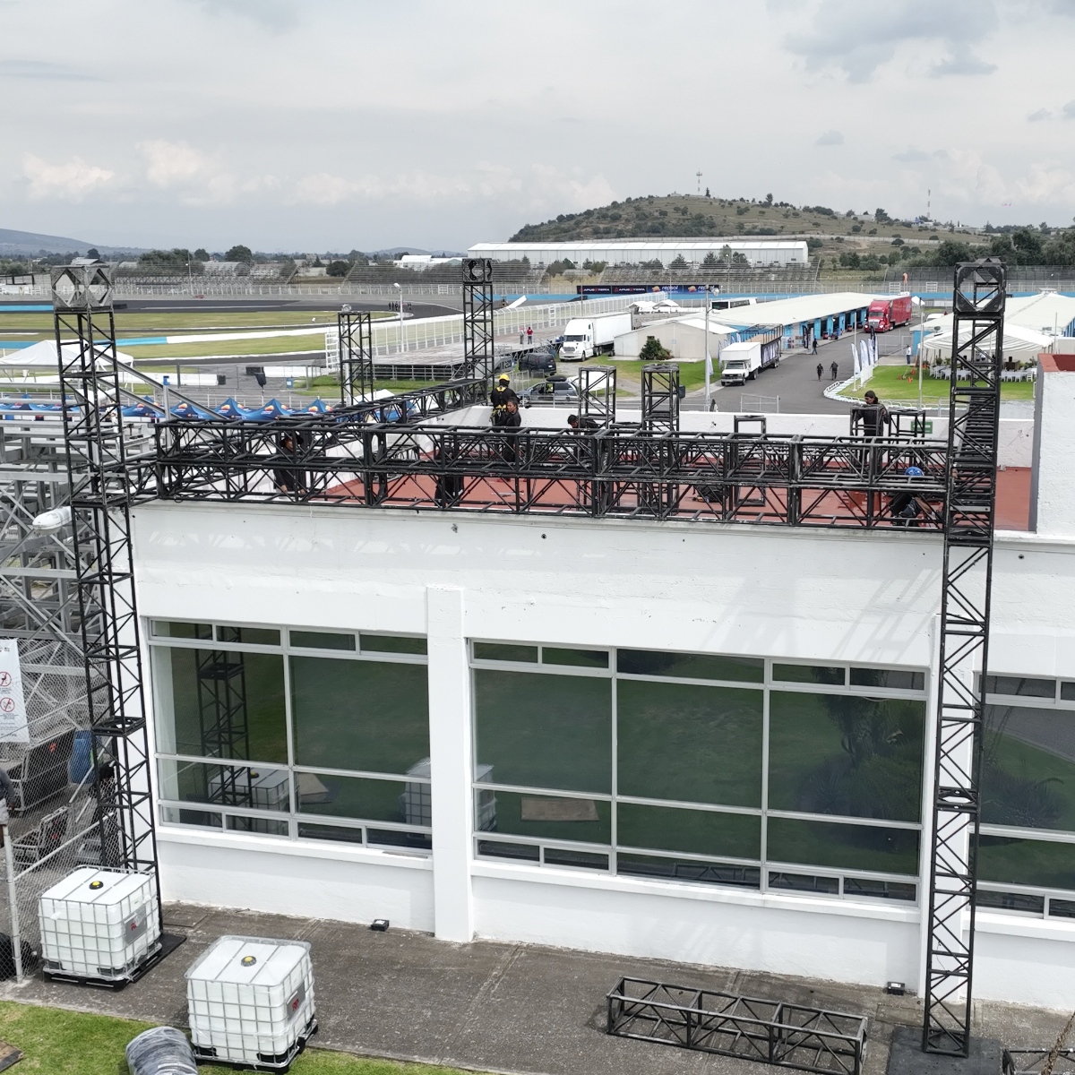 DISEÑAMOS TU ACTIVACIÓN DE MARCA A LA MEDIDA DE TU EVENTO, DIMENSIONES MODULABLES, HOSPITALITY DE SEGUNDO NIVEL PARA INVITADOS, DESCARGA EL CATÁLOGO