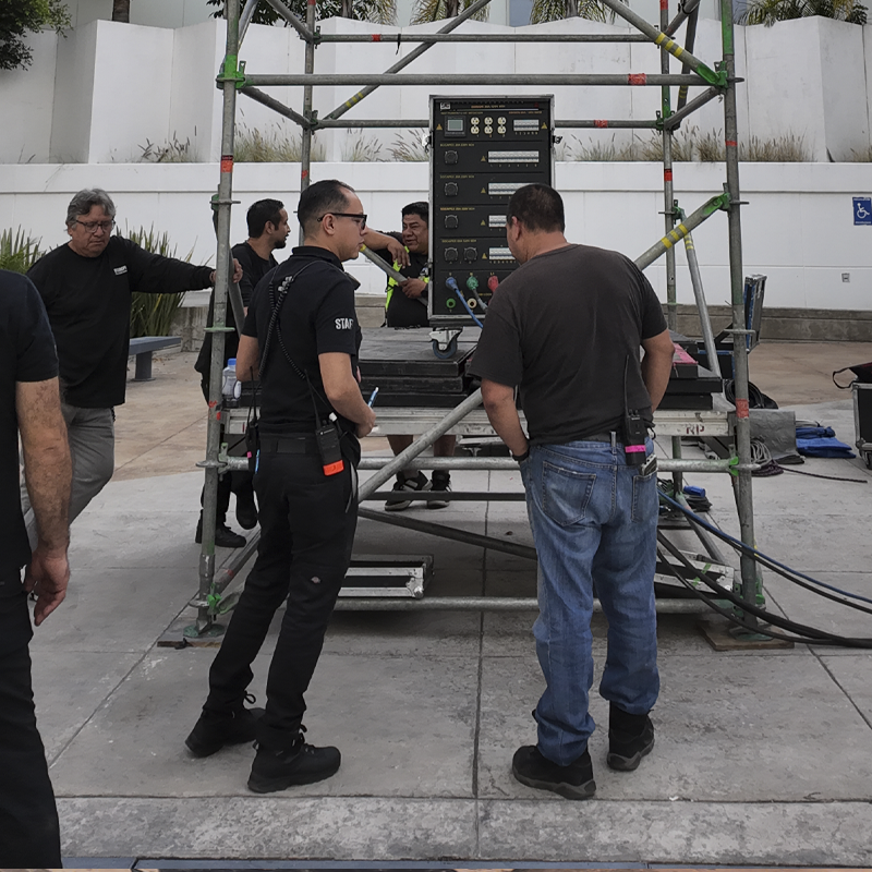GROUND SUPPORTS, ESCENARIOS, HOSPITALITIES, LAYHER, MOTORES CM, TRUSSES CIRCULARES, RIGGING, RIGGERS ROLLING RISERS, CARPAS LOSBERGER, TELONES, KABUKI, TRUSSES DIFERENTES DIMENSIONES