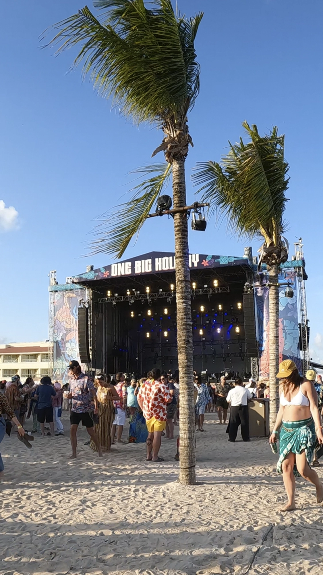 Ground support para crash my playa moon palace