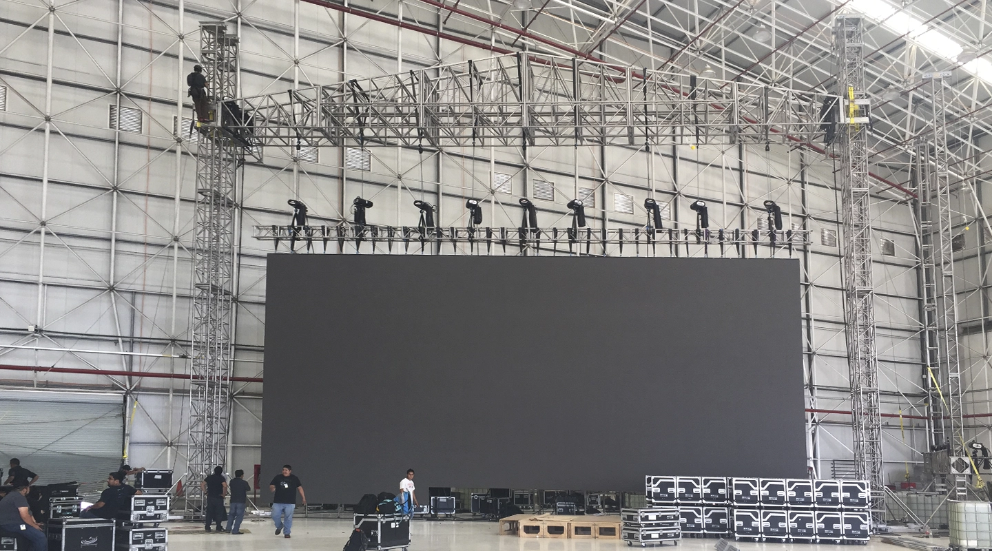 Renta de porterías ground support whd para activacion de marca en aeroméxico hangares