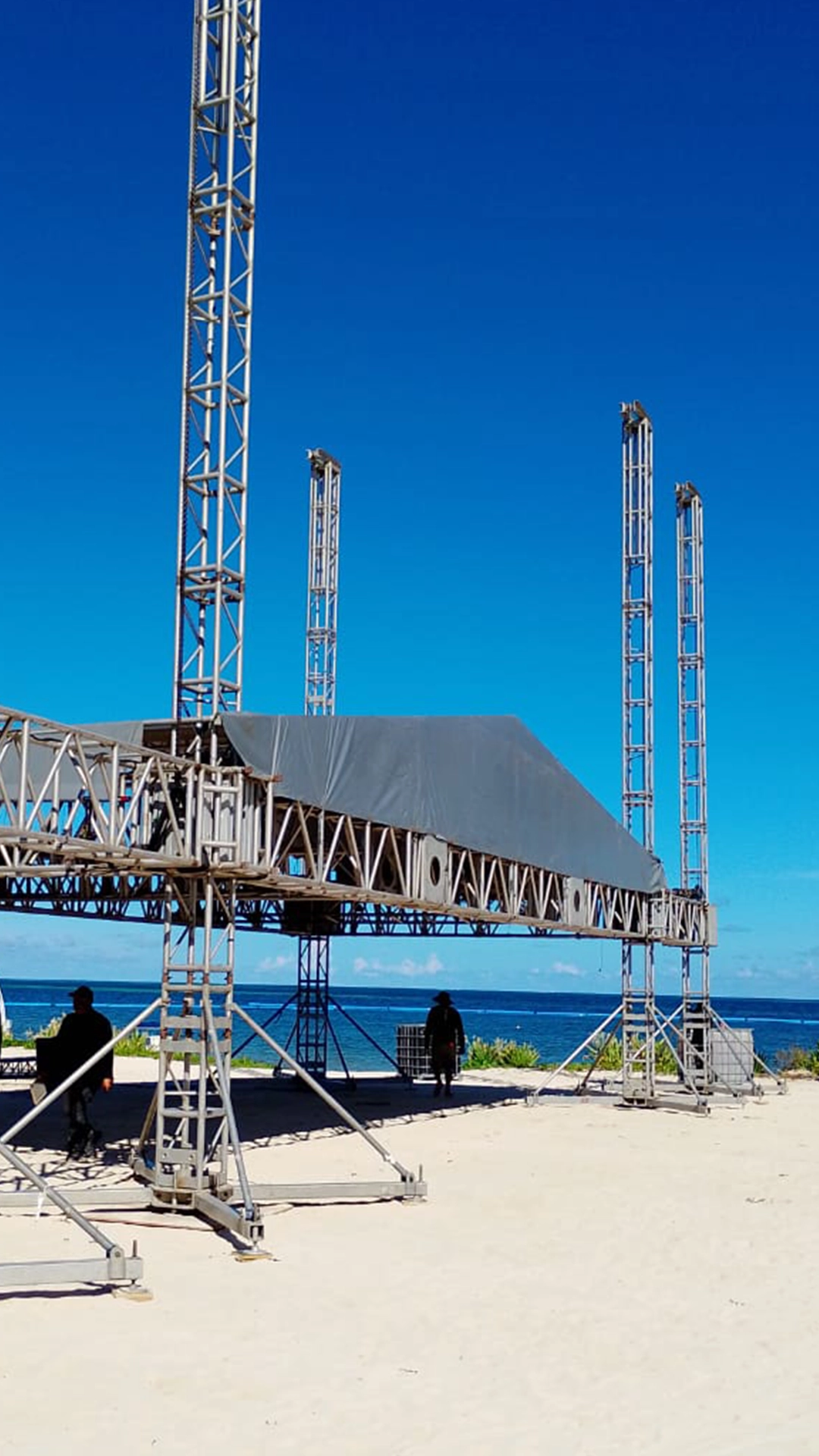 Ground support HD de 12x6 de 6 torres con lona gris de riggingplot Cancún